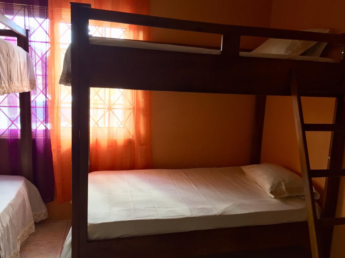 Yaad Hostel Teluk Montego Bagian luar foto