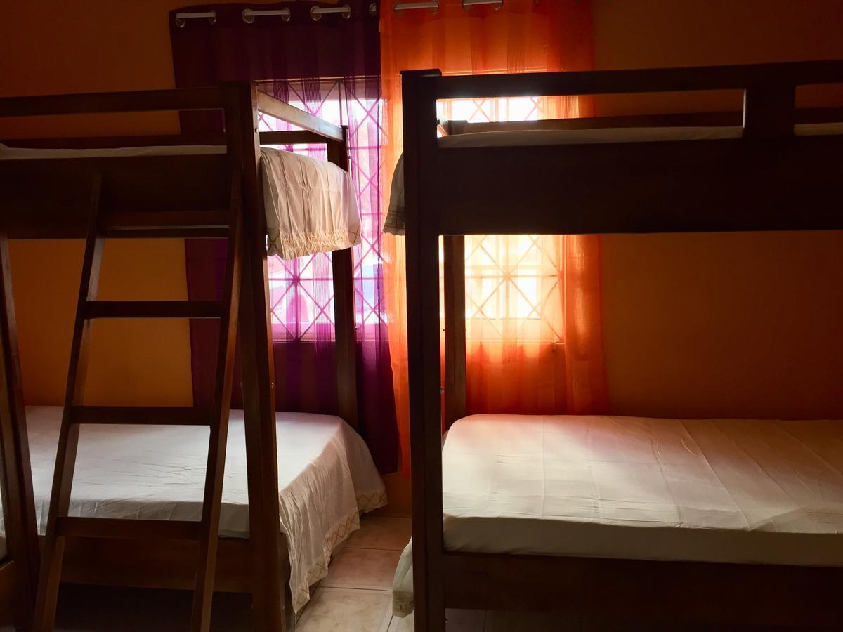 Yaad Hostel Teluk Montego Bagian luar foto