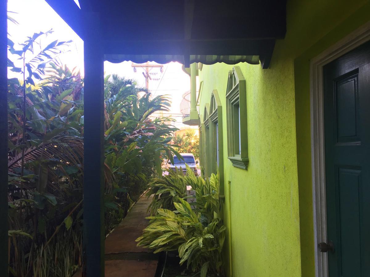 Yaad Hostel Teluk Montego Bagian luar foto