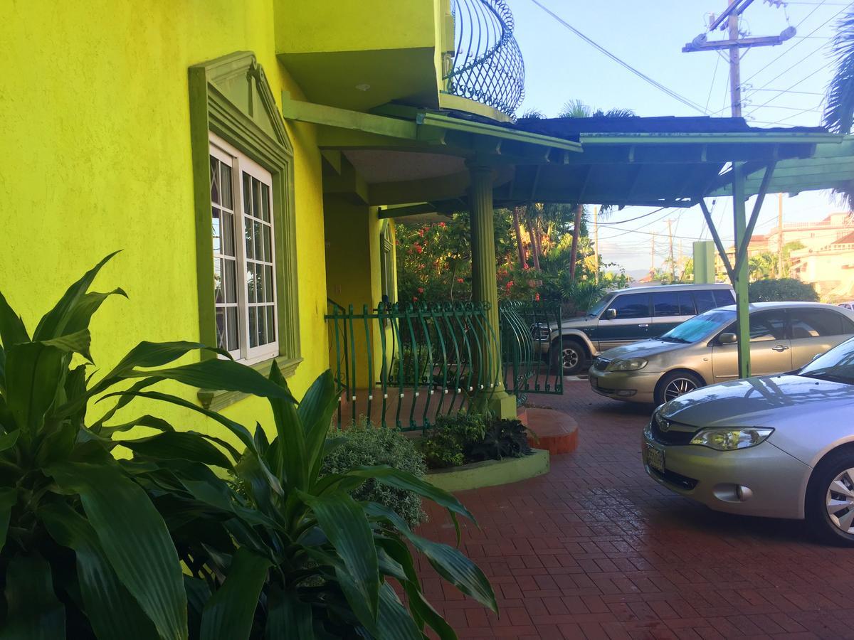 Yaad Hostel Teluk Montego Bagian luar foto