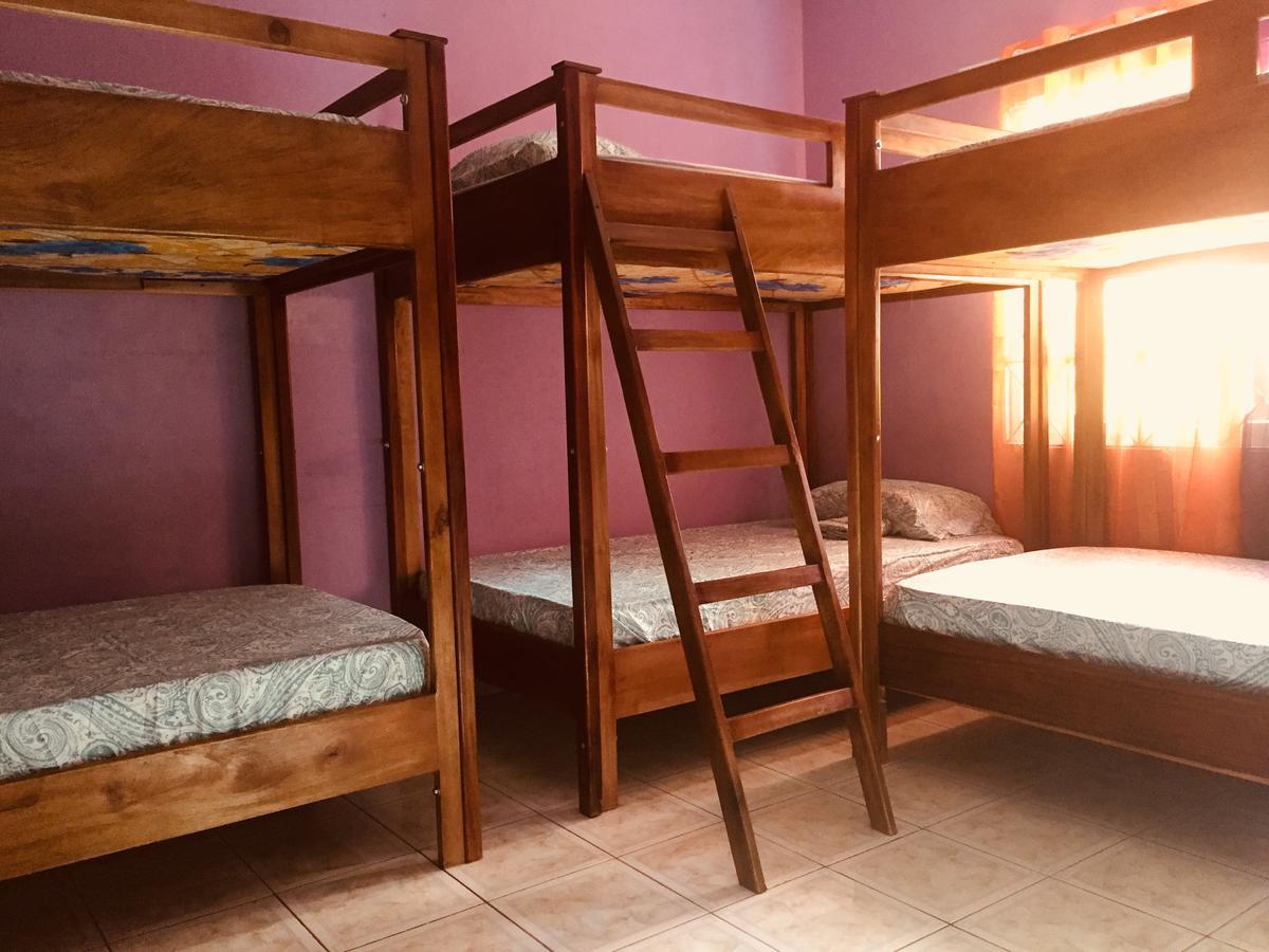 Yaad Hostel Teluk Montego Bagian luar foto