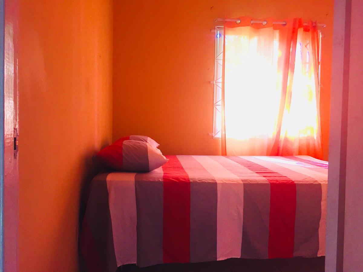 Yaad Hostel Teluk Montego Bagian luar foto