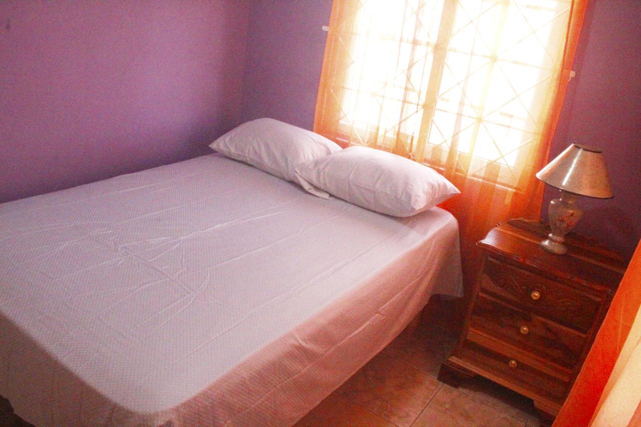 Yaad Hostel Teluk Montego Bagian luar foto