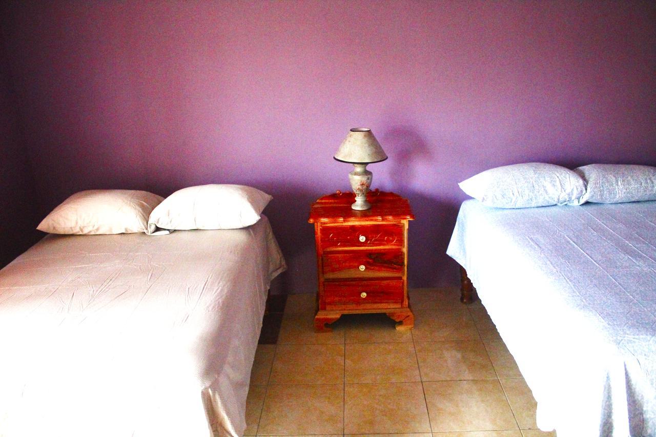 Yaad Hostel Teluk Montego Bagian luar foto