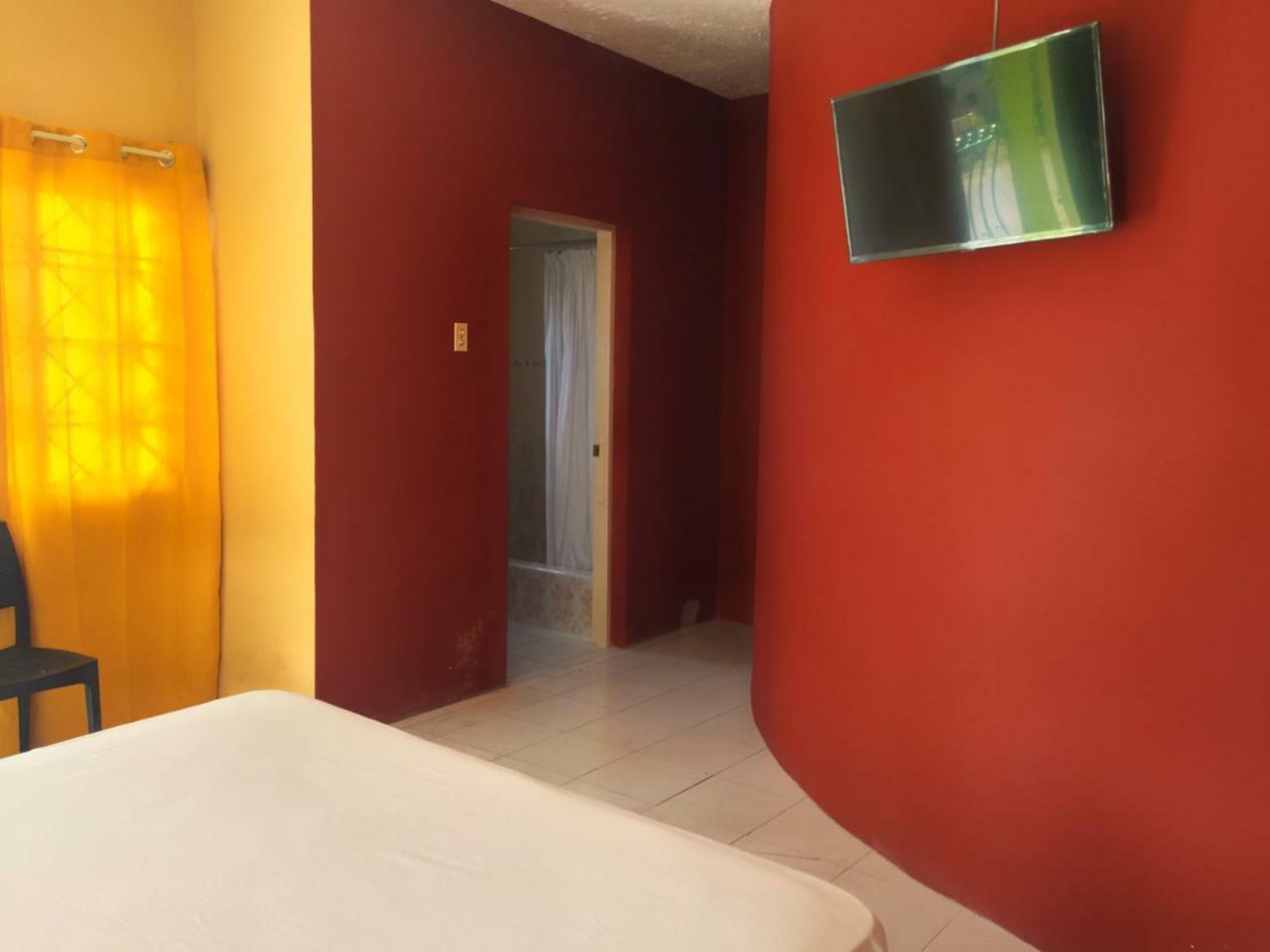 Yaad Hostel Teluk Montego Bagian luar foto