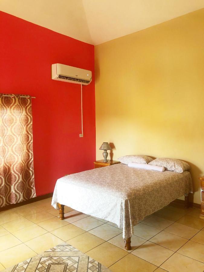 Yaad Hostel Teluk Montego Bagian luar foto